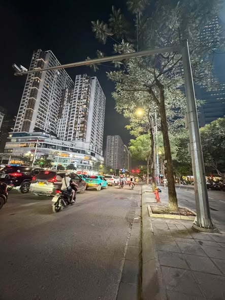 PHÂN KHÚC 10 TỶ – NHÀ ĐẸP PHỐ LÊ VĂN LƯƠNG, CÁCH MẶT PHỐ CHỈ 10M!