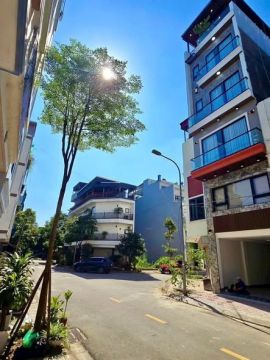 THÁNG MỚI,CHỦ HẠ CHÀO 1 TỶPHÂN LÔ TĐC NGỌC THỤY(nguyễn Gia Bồng)LONG BIÊN.- GARA Ô TÔ - THANG MÁY...