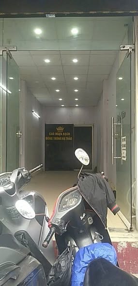 Cho thuê nhà mặt phố 180 trương định phường tương mai hà nội làm văn phòng kinh doanh quần áo điệ...