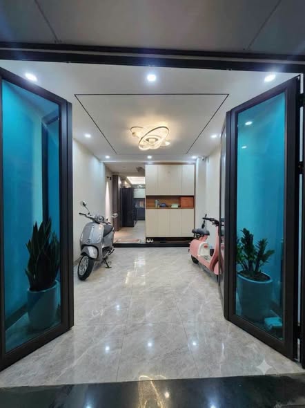 HƠN 7 TỶ - TRẦN KHÁT CHÂN – LÒ ĐÚC -KIM NGƯU – VỊ TRÍ ĐẸP, DT 40M2 NHÀ ĐẸP FULL NỘI THẤT XỊN - VỀ...