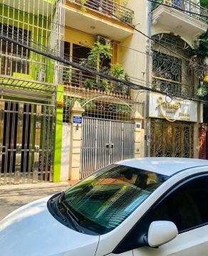 NHÀ HOÀNG CẦU ĐỐNG ĐA – Ô TÔ TRÁNH, VÀO NHÀ – CÓ NHIỀU PHÒNG CHO THUÊ
