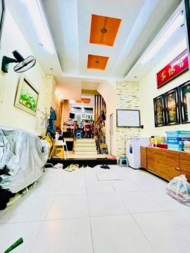 PHÂN LÔ TRUNG KÍNH – NHÀ DÂN XÂY – Ô CHỜ THANG MÁY – GẦN HỒ ĐIỀU HÒA – GIÁ 11 TỶ