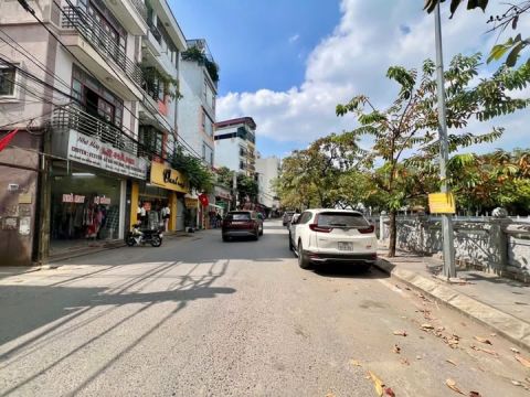 Mảnh đất đẹp - gần Ho Phú Diễn - 2 bước