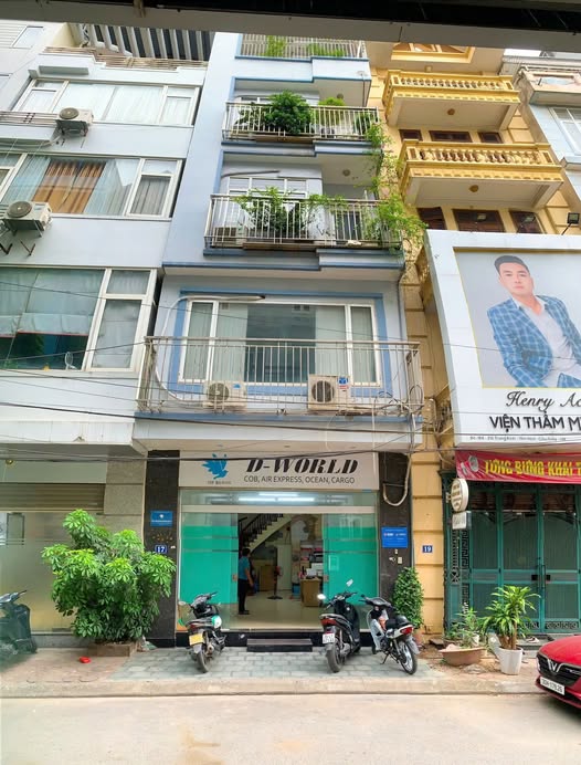 Chắc chắn bạn sẽ không thể mua một căn nhà ô tô đậu cửa , diện tích 50 m2 ngay trung tâm Đống Đa ...