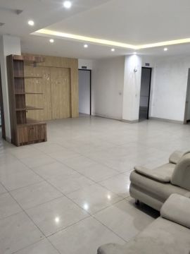 Cho thuê văn phòng tứ hiệp-thanh trì 150m2  ,thanh máy có hầm để xe  giá 8triệu