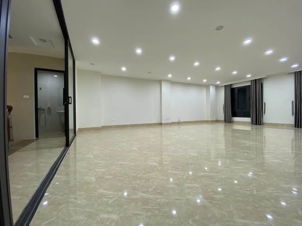 cho thuê nhà tại ngõ 82 , phố Kim Mã, phường Ba Đình, Hà Nội, DT 80m2 x 4 tầng