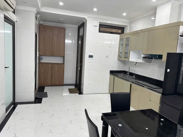 Cho hộ căn hộ CC N3B Trung Hòa - mặt đường Lê Văn Lương gần ngã tư Hoàng Đạo Thúy.