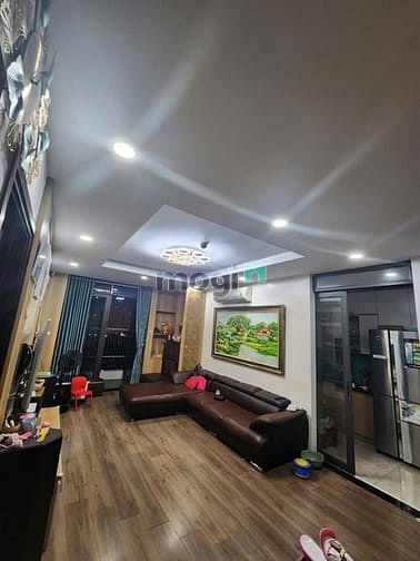 Chính chủ bán căn chung cư Phố Khúc Thừa Dụ 72m2 sẵn sổ , ở ngay