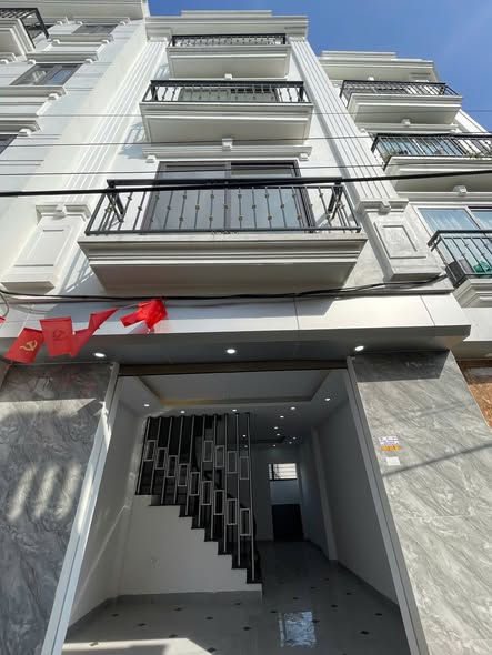 NHÀ 4 TẦNG NGÕ THÔNG -TIỀN YÊN SƠN ĐỒNG -Ô TÔ ĐỖ CỬA-SÁT VÀNH ĐAI 4