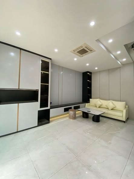 HƠN 8 TỶ – SỞ HỮU NHÀ ĐẤT PHÂN LÔ HOÀNG LIỆT!