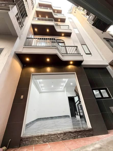 SIÊU PHẨM LONG BIÊN – NGÕ TO Ô TÔ ĐỖ CỬA – FULL NỘI THẤT