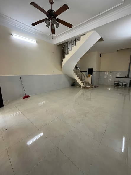 CHO THUÊ NHÀ NGUYÊN CĂN THÁI HÀ – ĐỐNG ĐA | 4 TẦNG, Ô TÔ ĐỖ CỬA