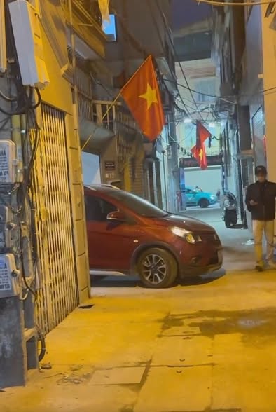 Bán nhà Tô Vĩnh Diện 50m² 5 tầng, mặt tiền 4,6m, thang máy, 6 phòng ngủ, ô tô đỗ cửa, giá 17,8 tỷ...