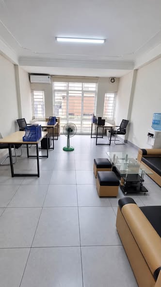 CHO THUÊ VĂN PHÒNG PHỐ BÙI HUY BÍCH - HOÀNG MAI DT 70M2 GIÁ 7.6 TR/THÁNG