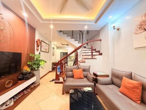 NHÀ ĐẸP DÂN XÂY 5 TẦNG- PHỐ ĐỘI CẤN- BA ĐÌNH - NỘI THẤT GỖ LIM CAO CẤP - GẦN PHỐ - TRƯỚC NHÀ THOÁ...