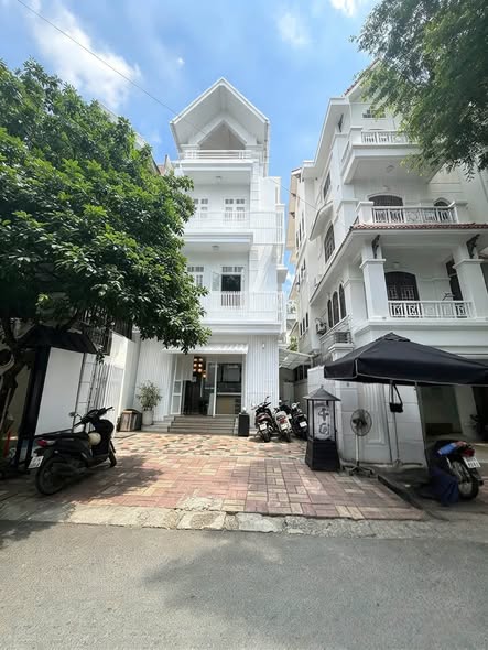 Cho thuê Biệt Thự Sân Vườn KD