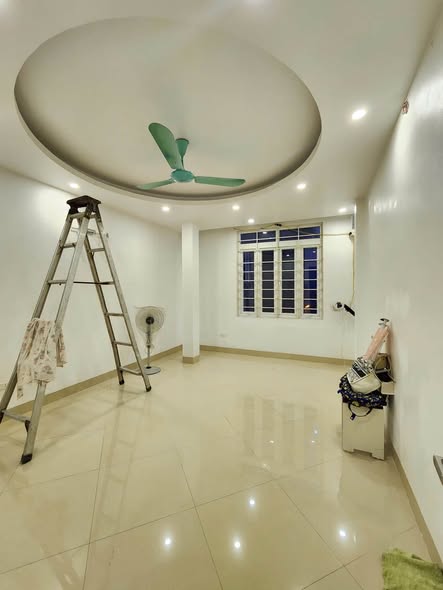 Cho thuê nhà Cầu Giấy - Dịch Vọng. 30m2 * 4 Tầng - 3 ngủ, 2 vệ sinh - View thoáng, ngõ nông