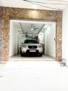 Phạm văn đồng nhỉnh 10 tỷ 42m - 5 tầng - LH em Ngọc Anh 0988195467