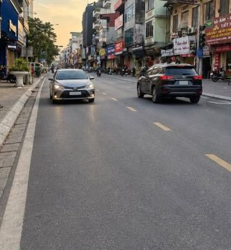 Nhà phố BẠCH MAI, 55m2 x 5 tầng, vài bước ra đến mặt đường ô tô tránh