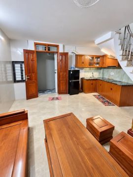 Tầm 4,5 tỷ tìm nhà 5 tầng sổ riêng ngay trung tâm Đống Đa thực sự không dễ, nhất là một căn nhà t...