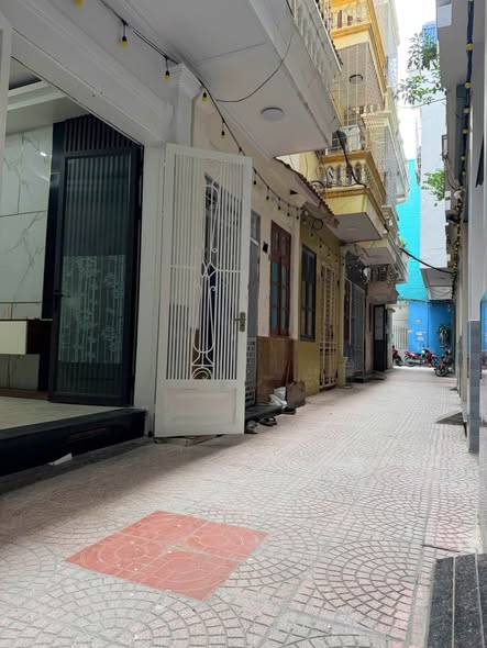 Duy Nhất Một Căn Phố Tây Văn cao