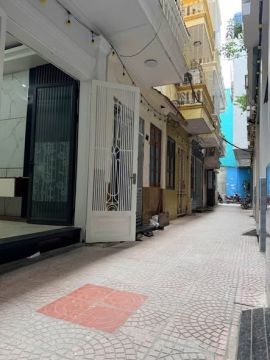 Duy Nhất Một Căn Phố Tây Văn cao