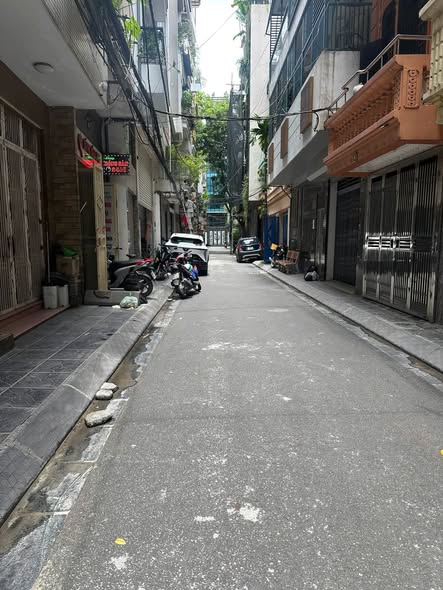 NHÀ ĐẸP LÊ TRỌNG TẤN THANH XUÂN 6T, PHÂN LÔ Ô TÔ NGỦ TRONG NHÀ – 3 BƯỚC RA PHỐ – NHỈNH 12 TỶ