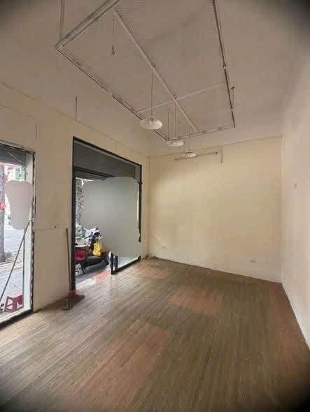 Cho thuê nhà nguyên căn mặt phố, Đường Lê Duẩn, Quận Hoàn Kiếm