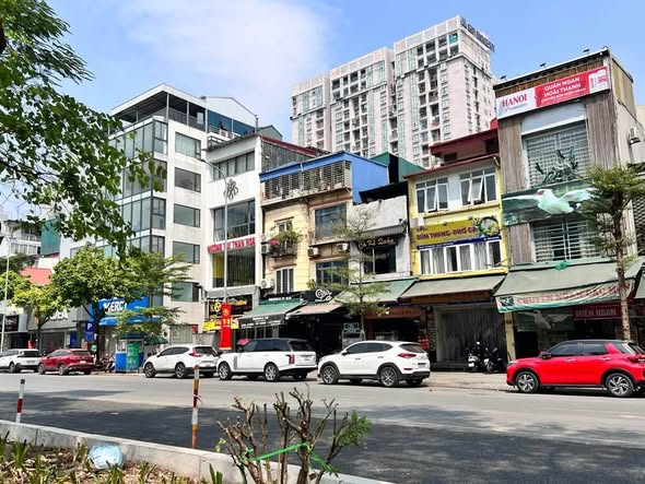 Mặt phố 3 tầng Xã Đàn Ô Chợ Dừa Vành Đai 1 diện tích 124m2 giá 113 tỷ mặt tiền gần 8m vỉa hè rộng