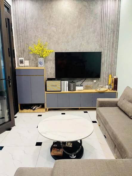 Cho thuê nhà ở Nguyễn Khang, Cầu Giấy