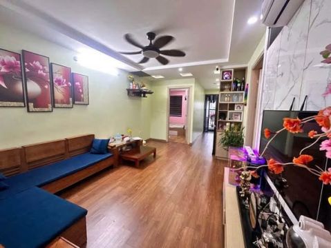 Bán căn chung cư long Biên , gần trường cấp 1,2,3 , gần chợ , siêu thị , một bước chân xuống toà ...