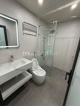 Bán CHCC Đường Láng, giá 7.2 tỷ, 68m2, mới đẹp ở luôn