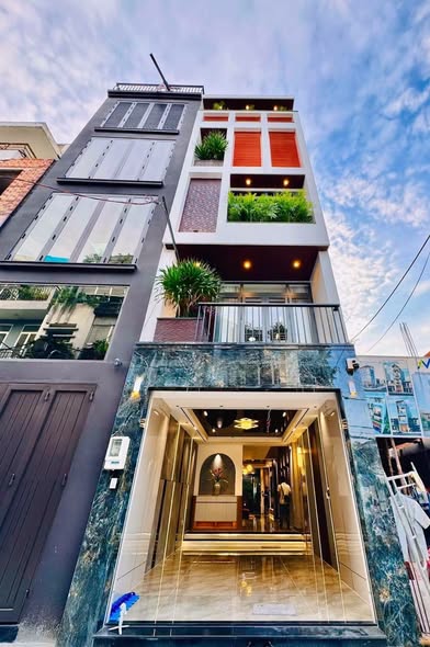 NHÀ PHỐ SÀI GÒN 5 TẦNG XÂY MỚI FULL NỘI THẤT CAO CẤP CÓ THANG MÁY - ĐƯỜNG THÔNG XE HƠI VÀO NHÀ - ...