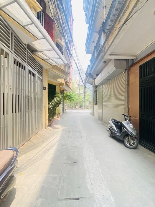 ĐƯỜNG PHẠM VĂN ĐỒNG - 2 Ô TÔ TRÁNH, NGON, BỔ RẺ 96 M2 - SDCC - KHÔNG QUY HOẠCH/ GIÁ NÀO CŨNG BÁN
