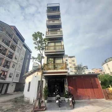 Hơn 12 tỷ có nhà 7 tầng thang máy ô tô tránh vỉa hè.