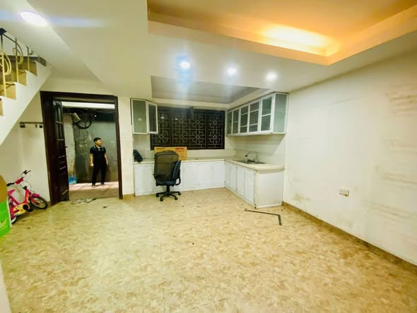 Cho thuê nhà nguyên căn gõ 62 Trúc Khê - Nguyên Hồng - Đống Đa ( thông cả 94 Trúc Khê )