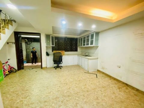 Cho thuê nhà nguyên căn gõ 62 Trúc Khê - Nguyên Hồng - Đống Đa ( thông cả 94 Trúc Khê )