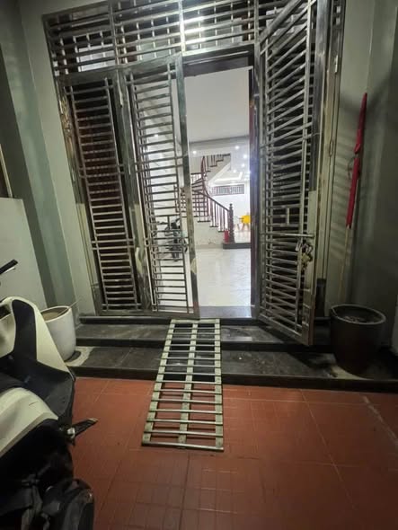 Cho thuê nhà 50m2*5 tầng khu vực ngõ 80 Hoàng Đạo Thành, Thanh Xuân