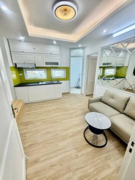 Bán ccmn 1 ngủ có hầm ô tô Trung tâm Ngã Tư Sở. Giá 1 tỷ 270 tr. Full đồ mới .