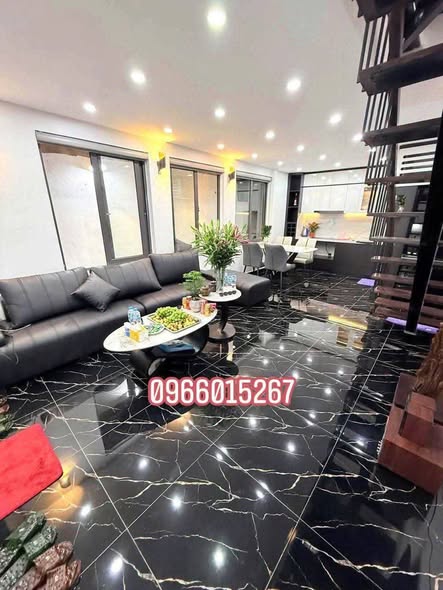 Sổ đỏ 36,8m2 vuông vắn, nhỉnh 5 tỷ. Khâm Thiên quận Đống Đa. Chỉ 1 nhà là ra mặt ngõ.