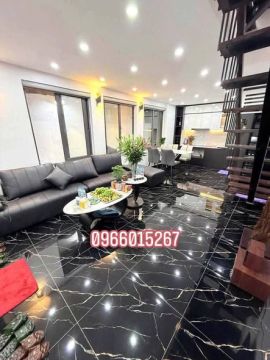 Sổ đỏ 36,8m2 vuông vắn, nhỉnh 5 tỷ. Khâm Thiên quận Đống Đa. Chỉ 1 nhà là ra mặt ngõ.