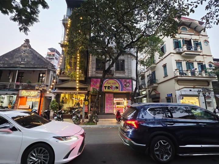 Mặt phố Cửa Bắc trung tâm Ba Đình 72m2 giá 108 tỷ vỉa hè kinh doanh ô tô dừng đồ giáp danh phố cổ