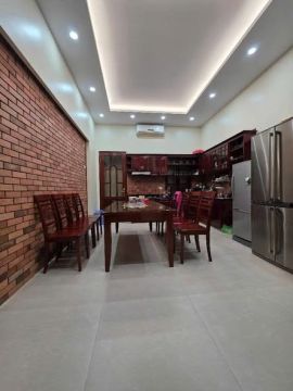 + Nhà trung tâm hoàng mai NGÁCH TO NHƯ PHỐ, XE TẢI PHI ẦM ẦM. Ô TÔ ĐỖ CỬA VÀ VÀO NHÀ. MẶT TIỀN RỘ...