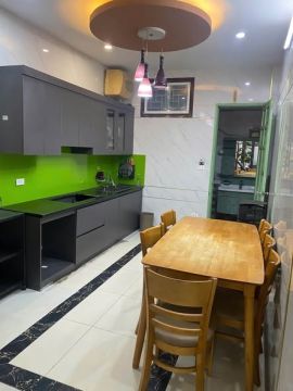 Quan Nhân thông Cự Lộc Royal mặt ngõ 3m. Giá 12.5 triệu.