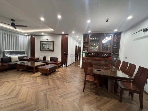 Gia đình chuyển công tac bán gấp căn góc 30T1 Nguyễn Chánh – 76m²