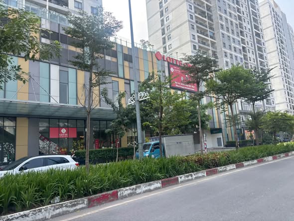 Chân đế KOSMO TÂY HỒ, Kinh doanh gì cũng được, 110m2, mặt tiền 13m2, 56 triệu