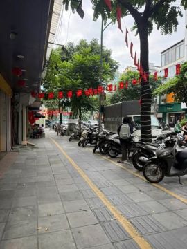 CHO THUÊ MẶT BẰNG MẶT PHỐ HUẾ – HOÀN KIẾM * DT 250m² tầng 2, tầng 1 để xe – vị trí trung tâm, gia...
