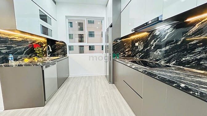 Bán căn hộ chính chủ toà nhà 17T7 Hoàng Đạo Thuý 3pn , góc hướng đn