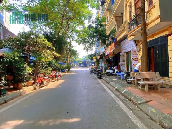 Cho thuê MBKD Bắc Linh Đàm, Hoàng Mai - đường 2 ô tô tránh nhau, ô tô đỗ cửa