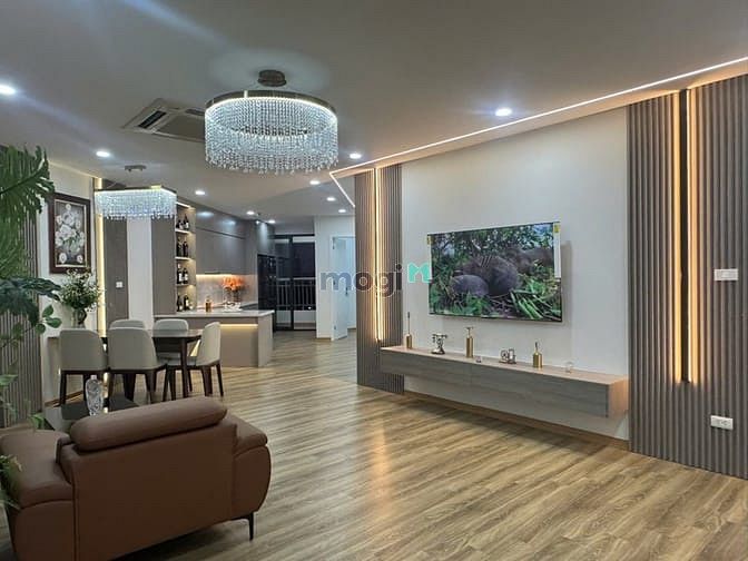 Bán căn hộ nhà 17T Hoàng Đạo Thuý sửa mới đẹp